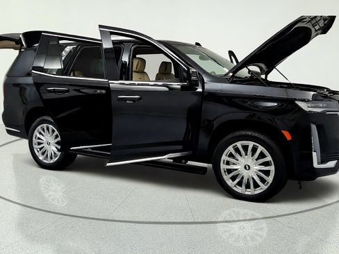Used 2023 Cadillac Escalade Premium Luxury w/ Performance Package AWD/4WD image 14