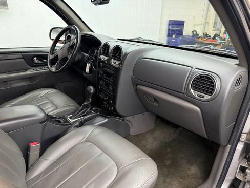 Used 2004 GMC Envoy XUV SLT w/ 1SD Preferred Equipment Group AWD/4WD image 7