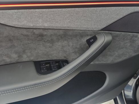 Used 2026 Tesla Model Y AWD image 23