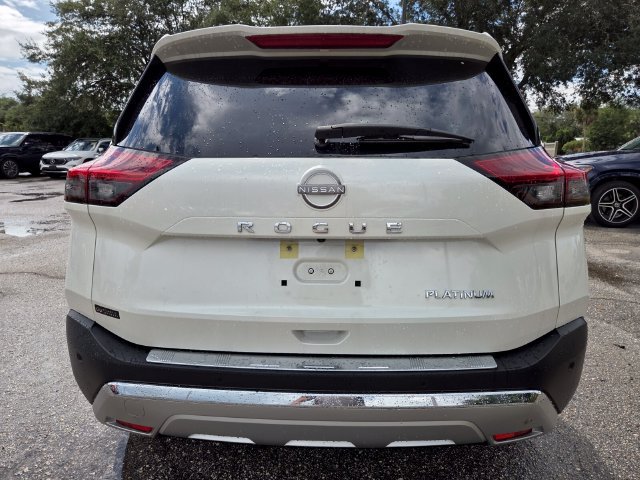 Used 2023 Nissan Rogue Platinum w/ Platinum Premium Package FWD image 6