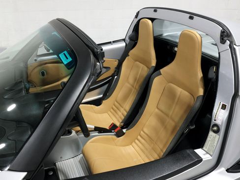 Used 2005 Lotus Elise image 2