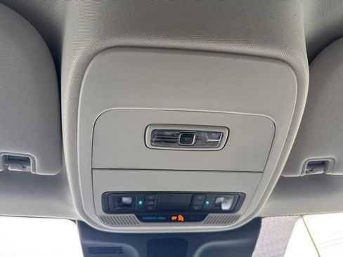 Used 2025 Ford Expedition Max XL AWD/4WD image 22