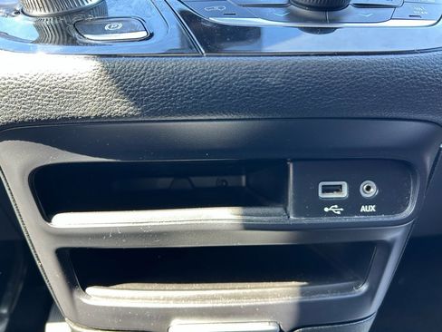 Used 2017 Chrysler Pacifica Limited w/ Advanced Safetytec Group image 25