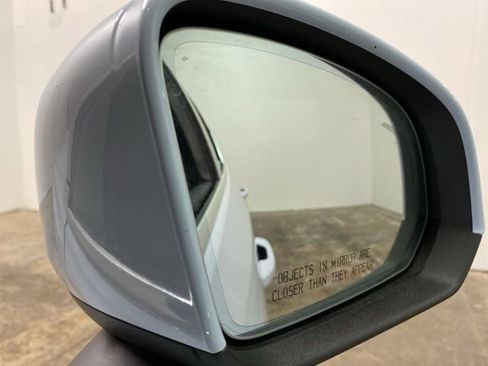 Used 2025 Volvo XC40 B5 Plus image 92