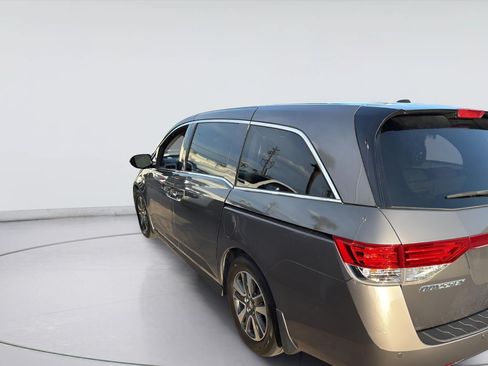 Used 2016 Honda Odyssey Touring image 8