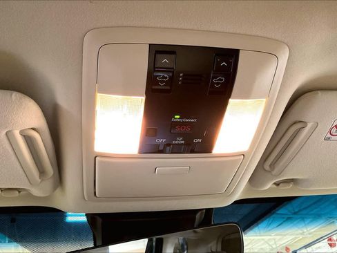 Used 2021 Lexus GX 460 Premium w/ Premium Package image 36