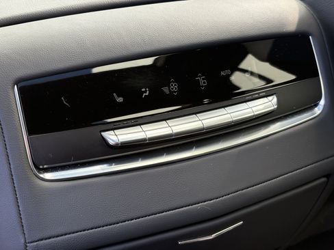 Certified 2025 Cadillac Escalade ESV Premium Luxury AWD/4WD image 15