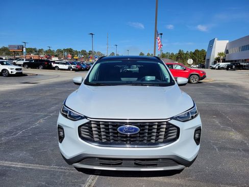 Used 2025 Ford Escape Base w/ PHEV Premium Package image 8