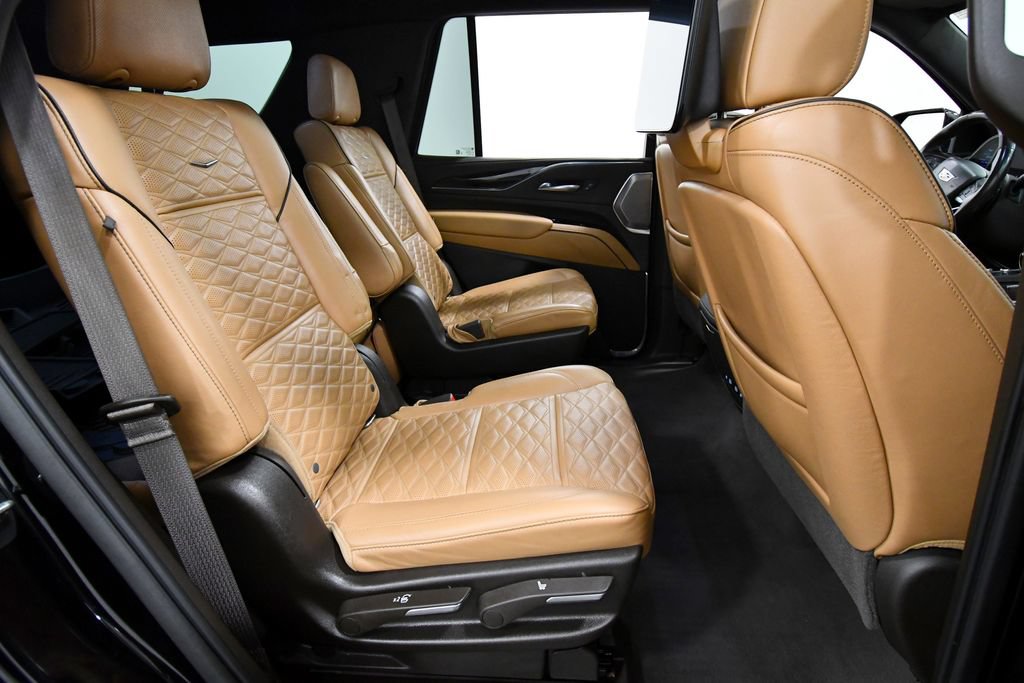 Used 2021 Cadillac Escalade Premium Luxury w/ Driver Assist Tech Package AWD/4WD image 20