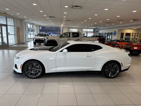 Used 2023 Chevrolet Camaro ZL1 image 7