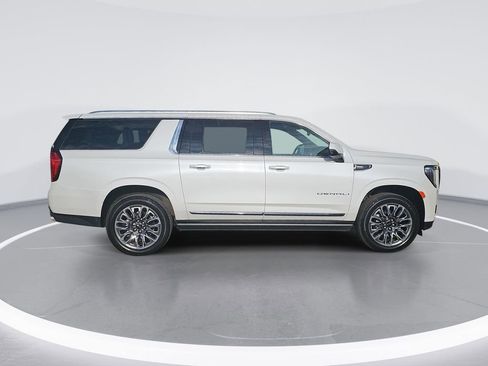 Certified 2023 GMC Yukon XL Denali Ultimate w/ LPO, Floor Liner Package AWD/4WD image 2