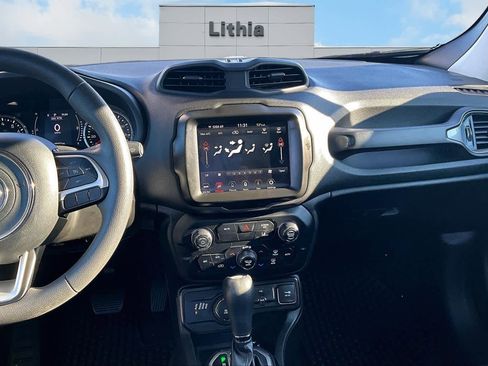 Used 2023 Jeep Renegade Latitude image 16