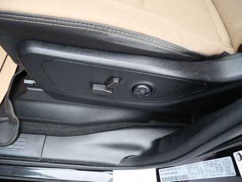 Used 2021 RAM 1500 Big Horn image 17