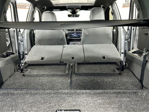 Used 2023 Volkswagen Tiguan SE R-Line image 21