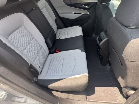 Used 2018 Chevrolet Equinox LT w/ Sun & Infotainment Package FWD image 17