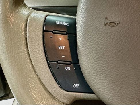 Used 2005 Mercury Grand Marquis LS RWD image 28