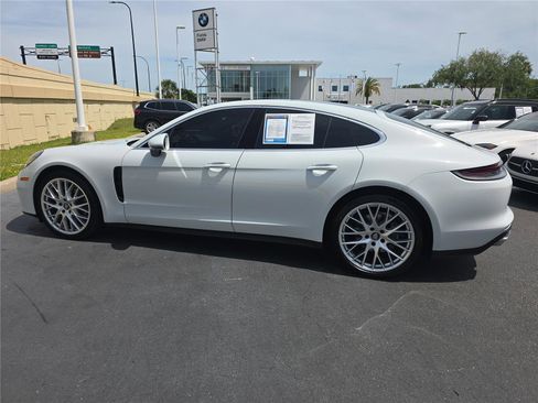 Used 2022 Porsche Panamera RWD image 5
