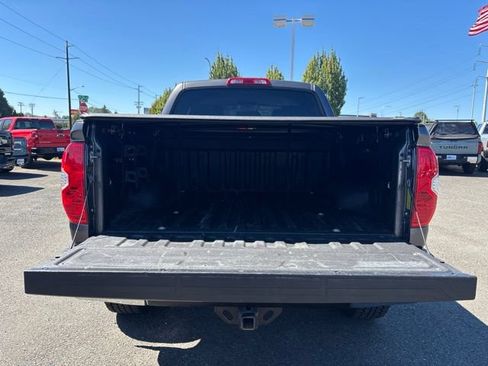 Used 2018 Toyota Tundra SR5 w/ SR5 Upgrade Package AWD/4WD image 30