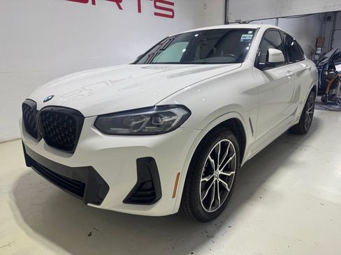 Used 2022 BMW X4 xDrive30i AWD/4WD image 2