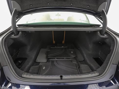 Certified 2023 BMW 530i xDrive w/ M Sport Package AWD/4WD image 24