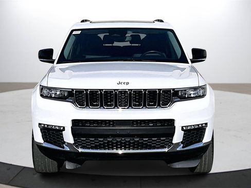 Certified 2022 Jeep Grand Cherokee L Limited image 3