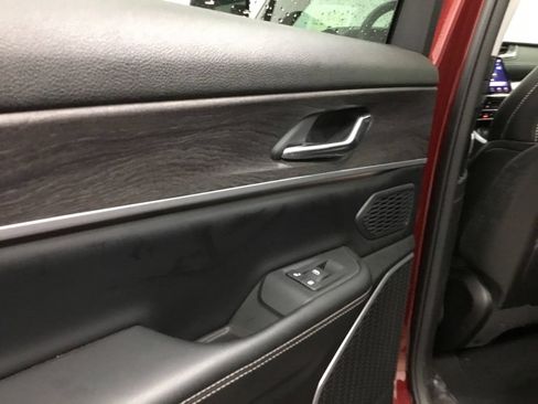 Used 2024 Jeep Grand Cherokee L Limited AWD/4WD image 14
