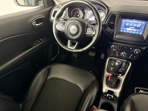 Used 2019 Jeep Compass Latitude w/ Cold Weather Group AWD/4WD image 27