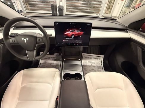 Used 2023 Tesla Model Y Long Range image 23