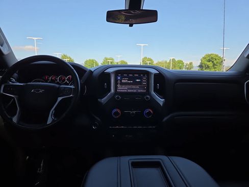 Used 2020 Chevrolet Silverado 1500 LT Trail Boss AWD/4WD image 18