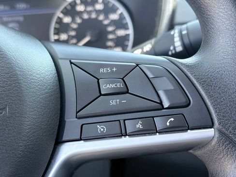 Used 2025 Nissan Altima 2.5 SV FWD image 15