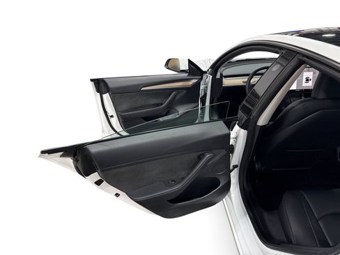 Certified 2023 Tesla Model 3 Standard Range RWD image 10