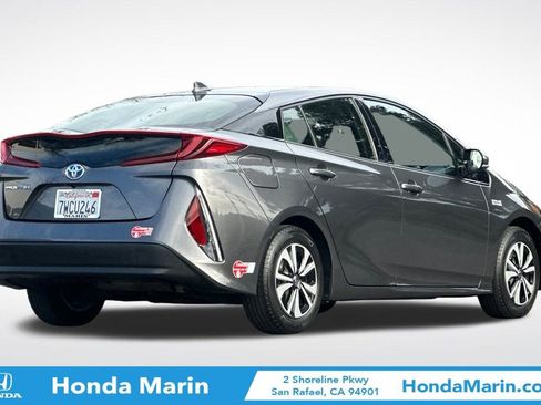 Used 2017 Toyota Prius Prime image 4