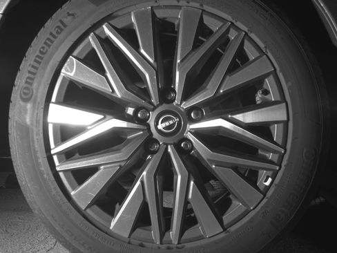 Used 2025 Nissan Altima 2.5 SV image 13