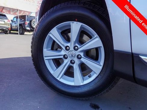 Used 2012 Toyota Highlander FWD image 11