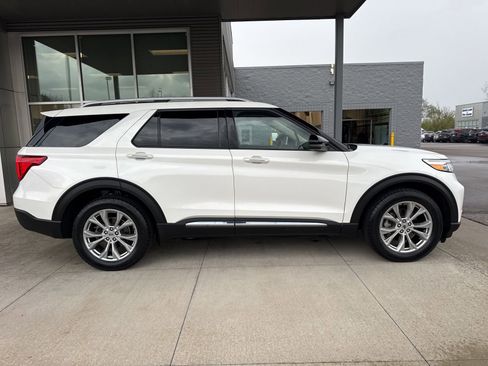 Certified 2023 Ford Explorer Limited w/ Limited Technology Package AWD/4WD image 9
