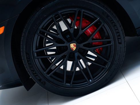 Used 2022 Porsche Macan GTS image 12