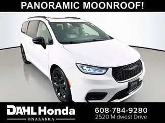 Used 2025 Chrysler Pacifica Limited FWD video 1