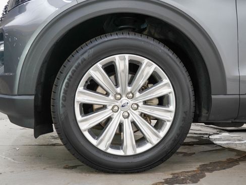 Used 2021 Ford Explorer Limited w/ Equipment Group 301A AWD/4WD image 26
