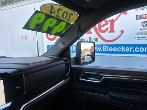 Used 2024 Chevrolet Silverado 2500 LT image 44