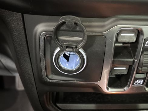 Used 2022 Jeep Wrangler Unlimited Sport AWD/4WD image 28