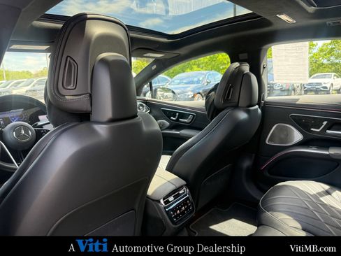 Used 2023 Mercedes-Benz EQS 580 4MATIC Sedan image 21