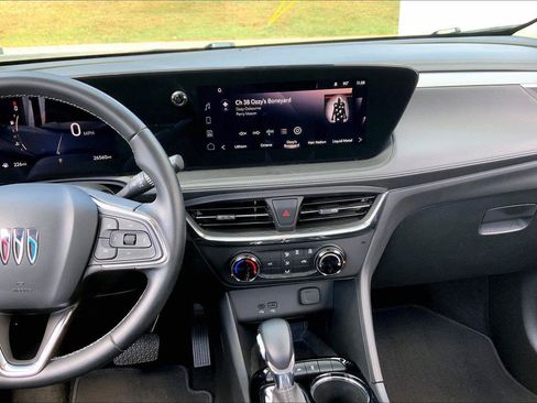 Used 2025 Buick Encore GX Preferred AWD/4WD image 6