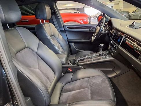 Used 2020 Porsche Macan AWD/4WD image 29