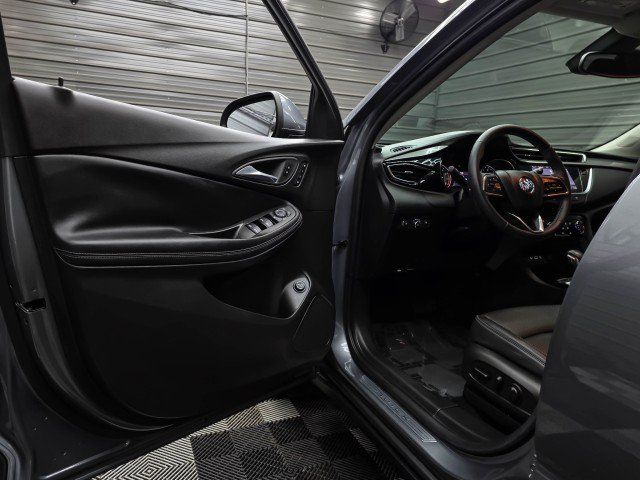 Used 2022 Buick Encore GX Essence FWD image 33