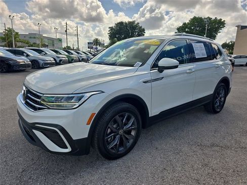 Used 2023 Volkswagen Tiguan SE FWD image 6