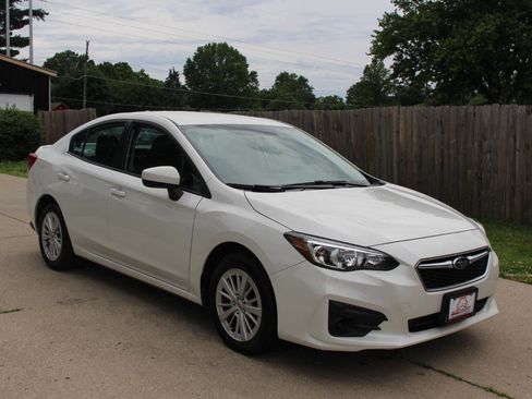 Used 2017 Subaru Impreza 2.0i Premium AWD/4WD image 2