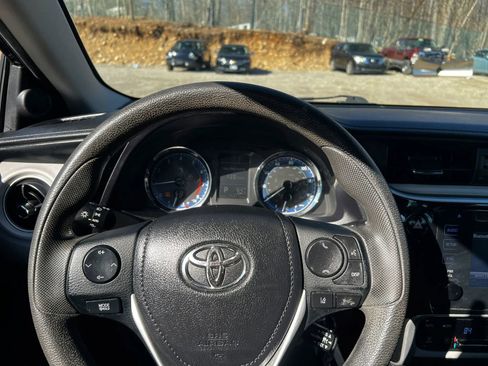 Used 2019 Toyota Corolla LE FWD image 15