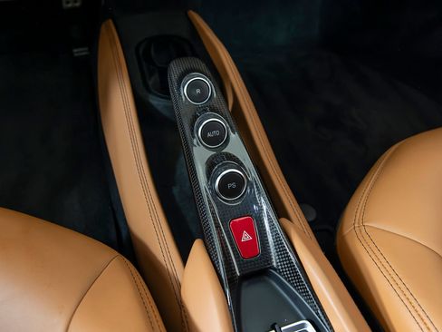 Certified 2022 Ferrari F8 Tributo RWD image 13
