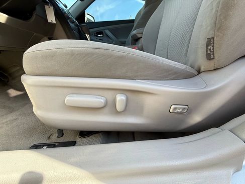 Used 2007 Toyota Camry LE image 8