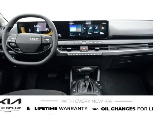 New 2026 Kia K4 FWD image 17
